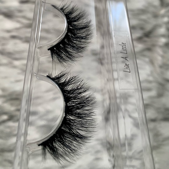 “Live A Little” || Lashful Lengths Luxury Mink Eyelashes - Picture 3 of 6